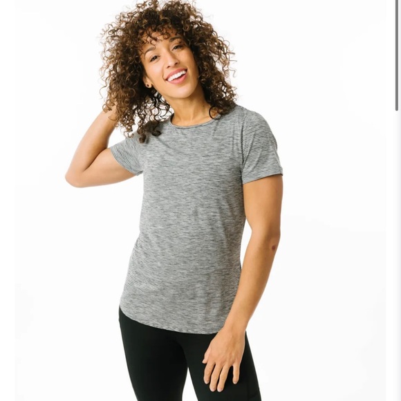 Zyia active women’s shirts size small, set of two - Picture 7 of 7